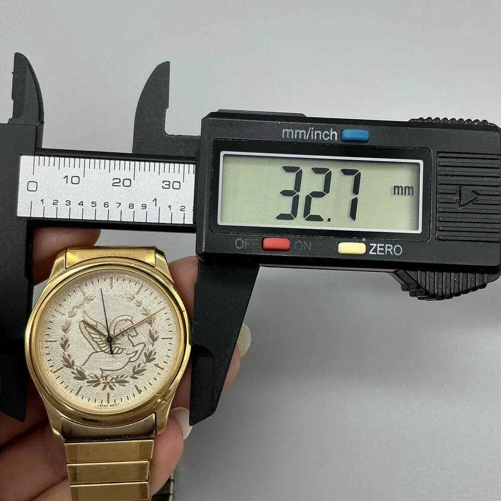 Vintage Mobil Oil Pegasus Mens Watch 33mm Gold Tone Stretch Band New Battery